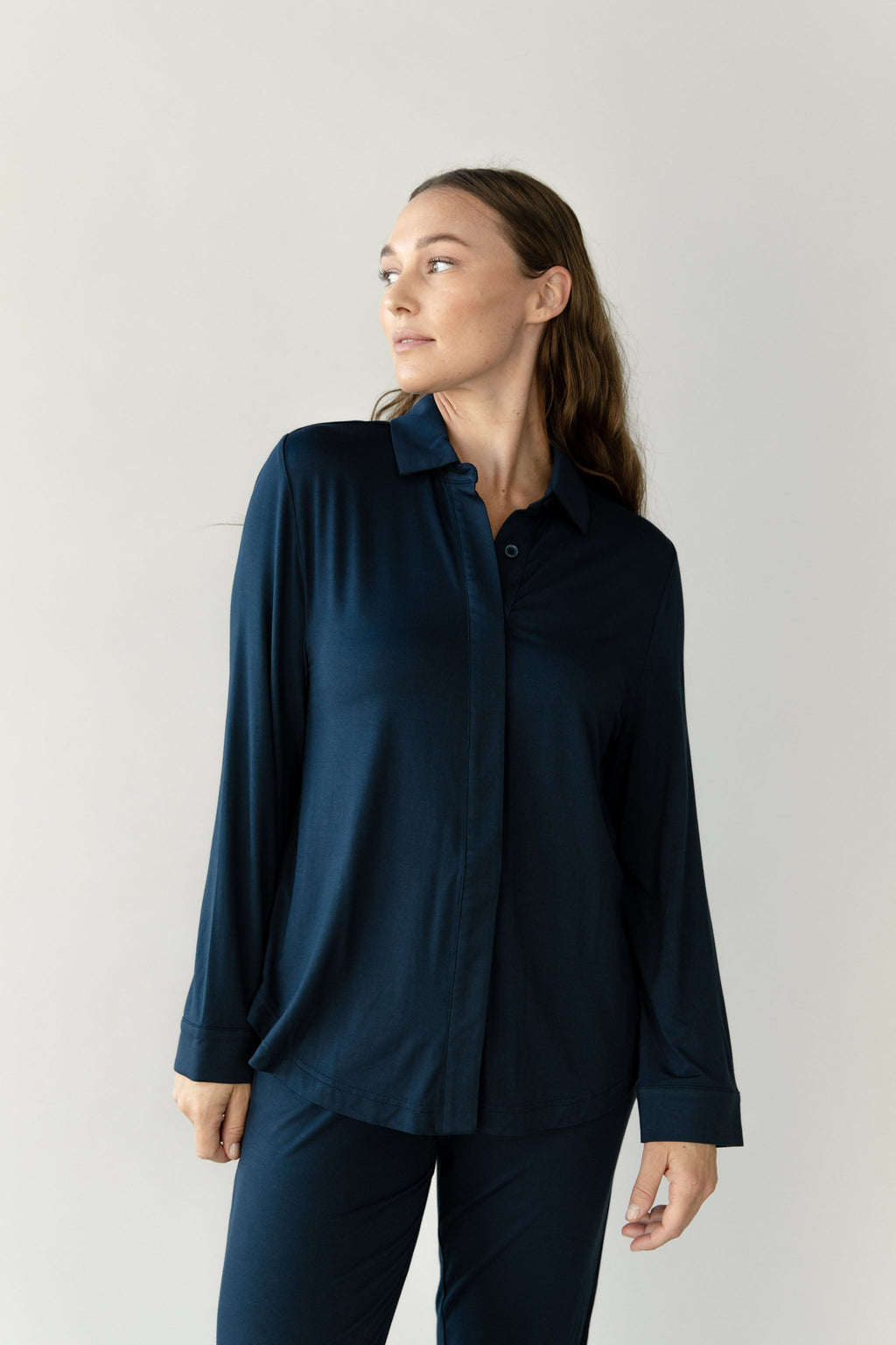 Chemise Boutonnée Femme en Bambou Extensible Col Polo Manches Longues – Confort Ultime