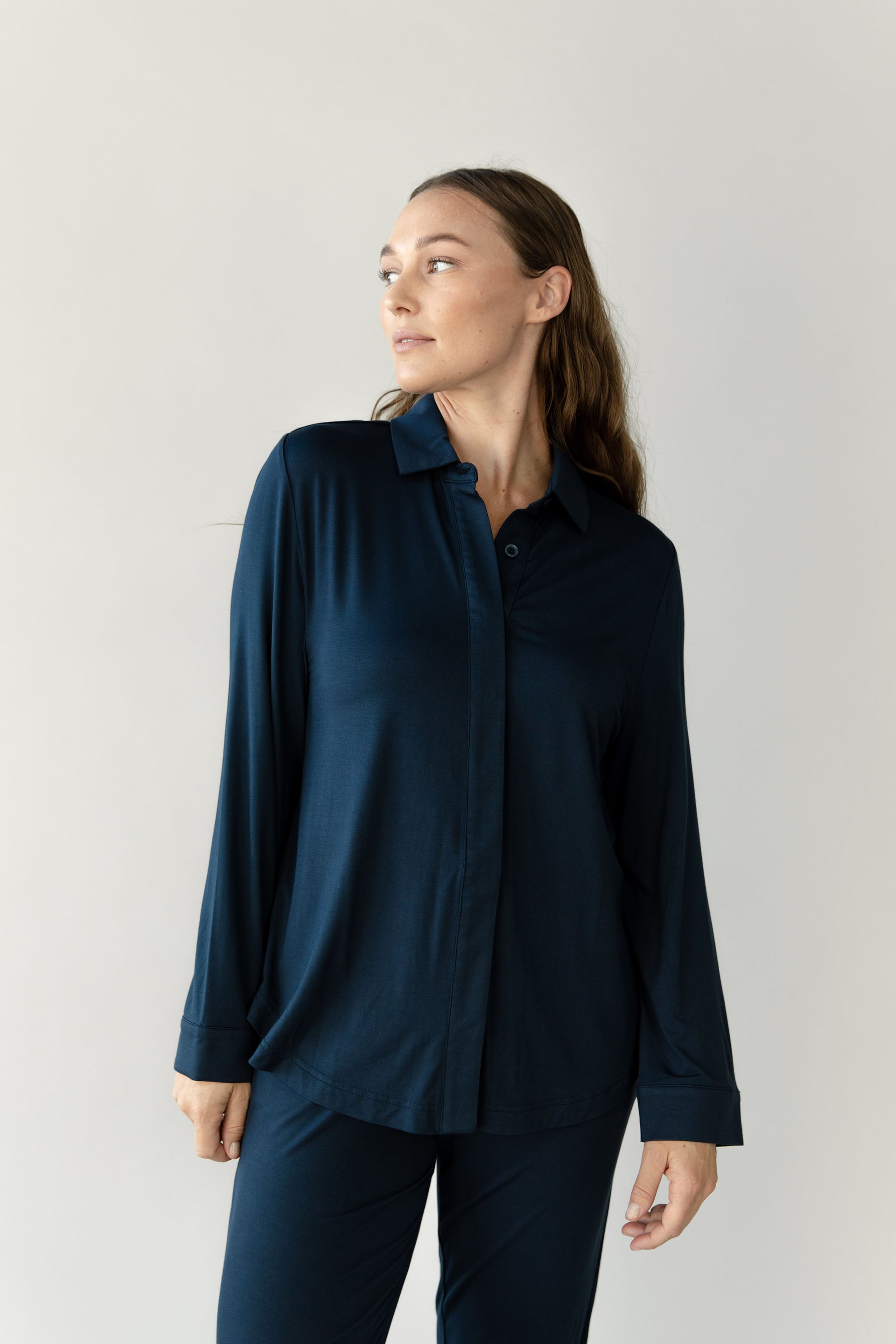Chemise Boutonnée Femme en Bambou Extensible Col Polo Manches Longues – Confort Ultime