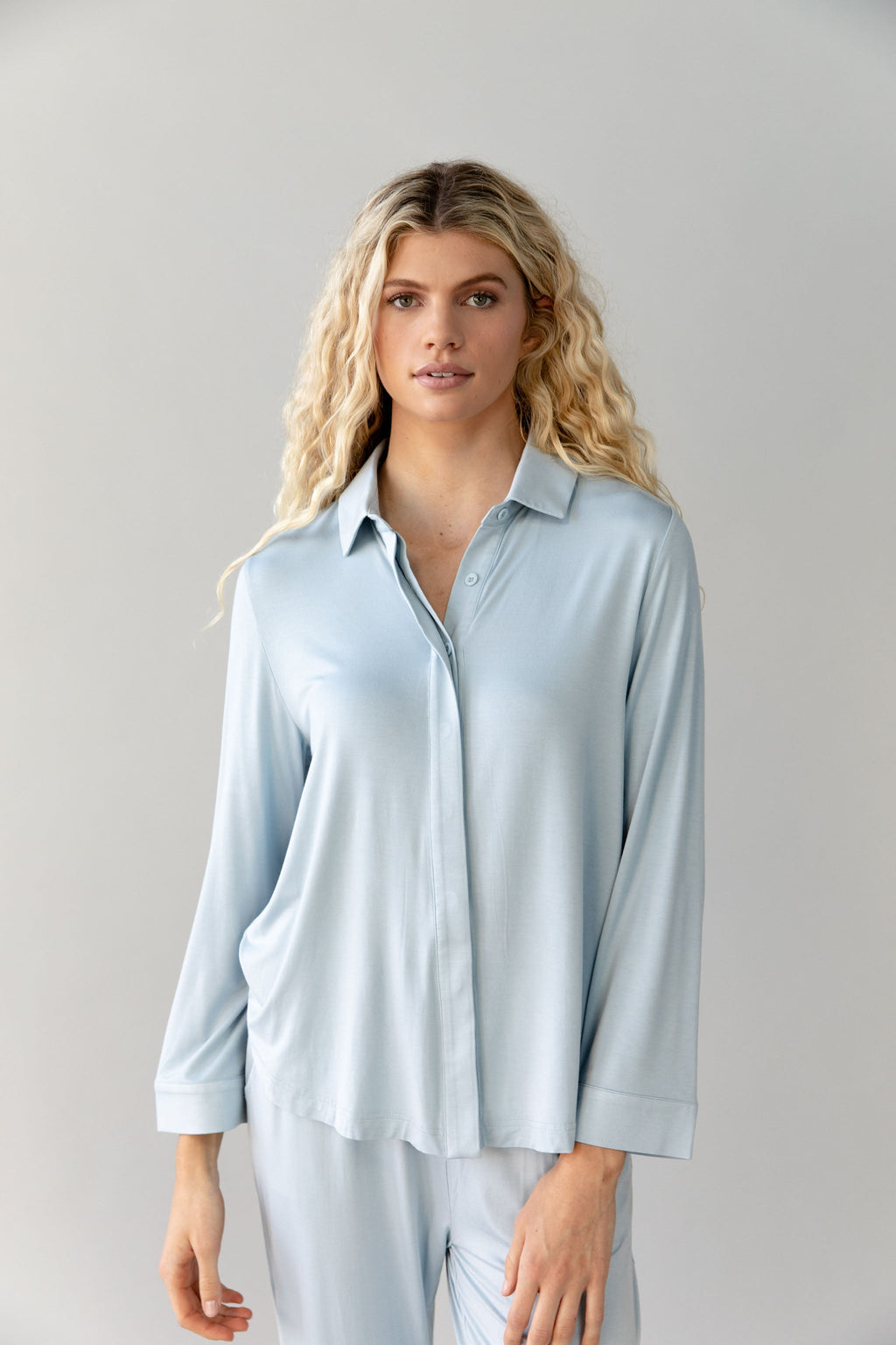 Chemise Boutonnée Femme en Bambou Extensible Col Polo Manches Longues – Confort Ultime