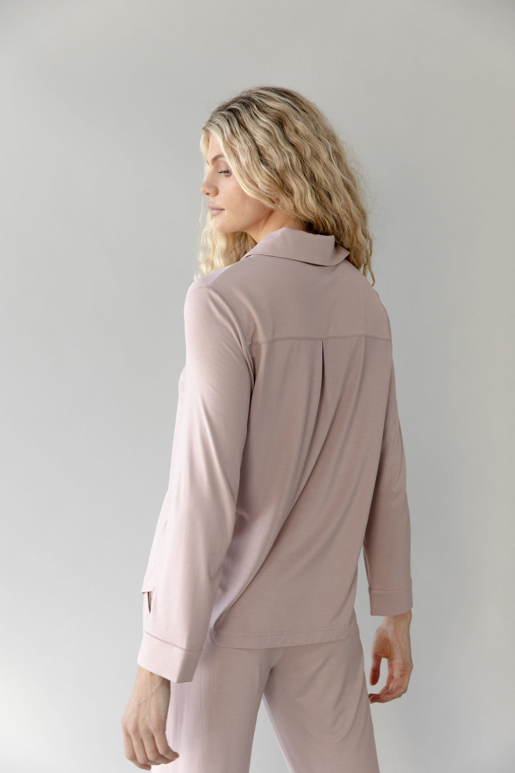 Chemise Boutonnée Femme en Bambou Extensible Col Polo Manches Longues – Confort Ultime