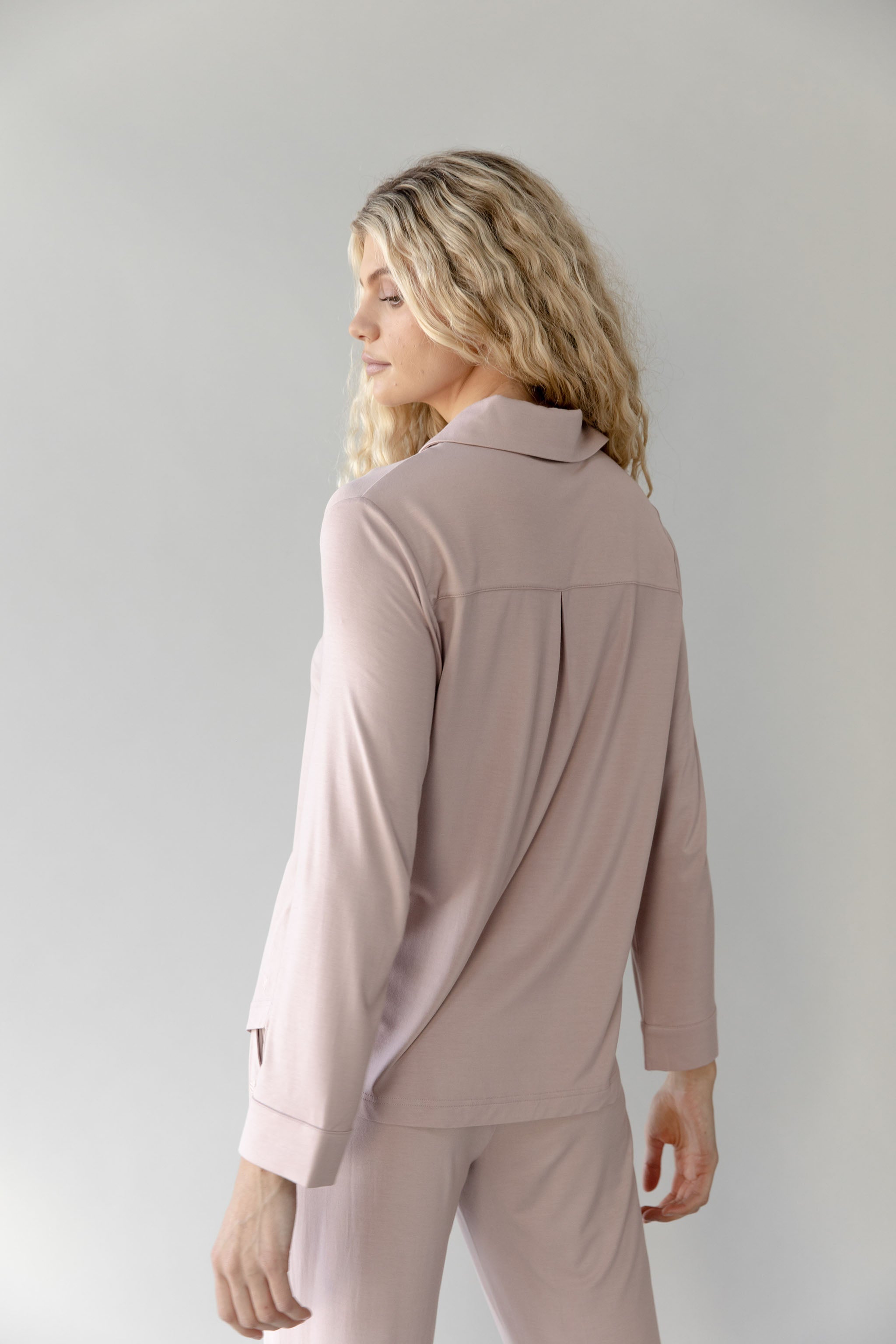 Chemise Boutonnée Femme en Bambou Extensible Col Polo Manches Longues – Confort Ultime