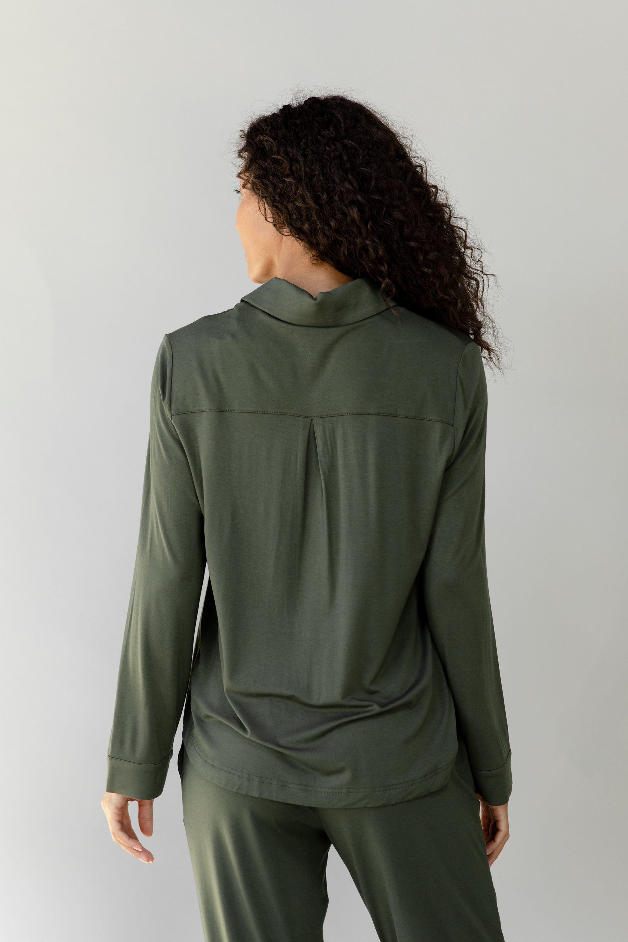 Chemise Boutonnée Femme en Bambou Extensible Col Polo Manches Longues – Confort Ultime