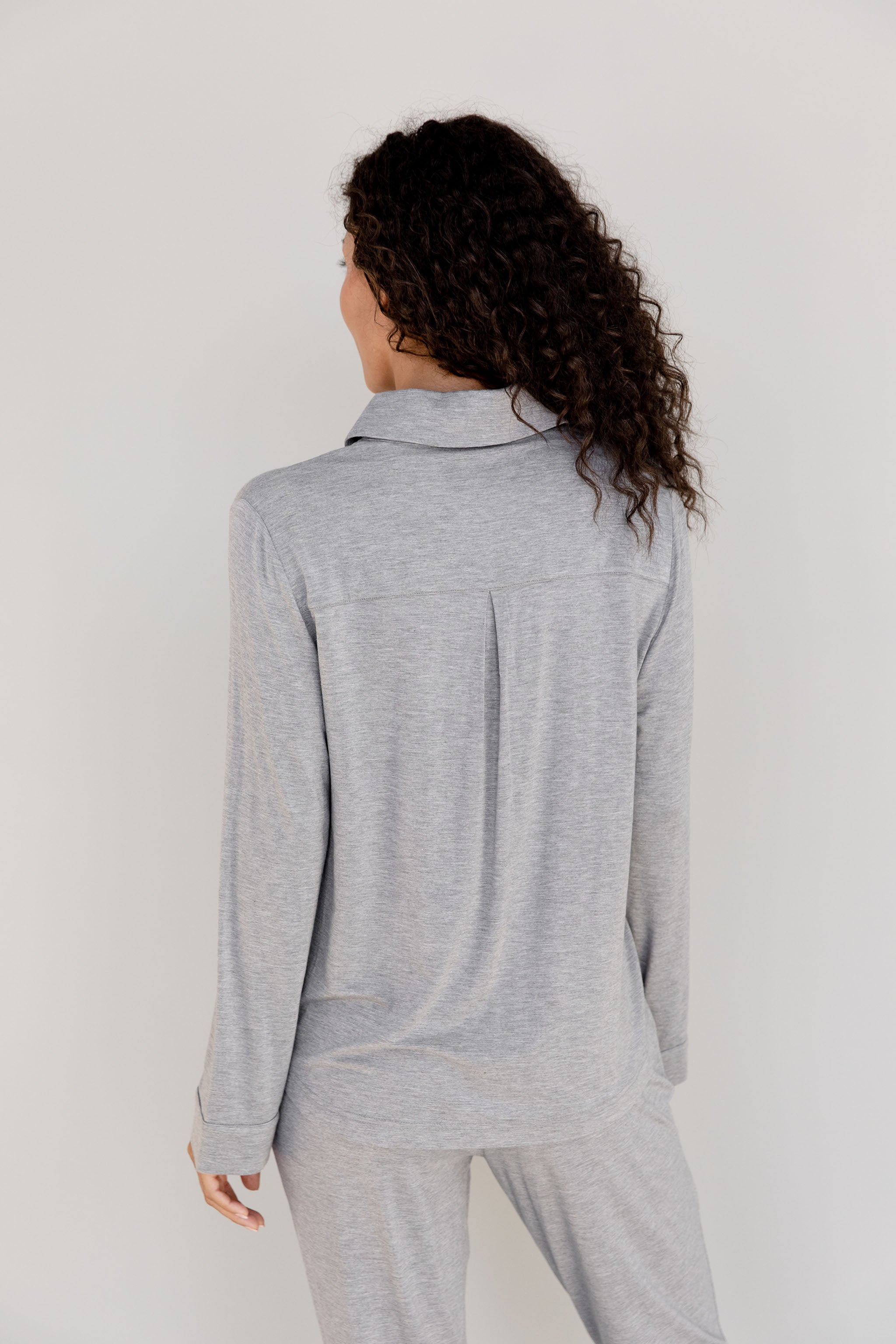 Chemise Boutonnée Femme en Bambou Extensible Col Polo Manches Longues – Confort Ultime