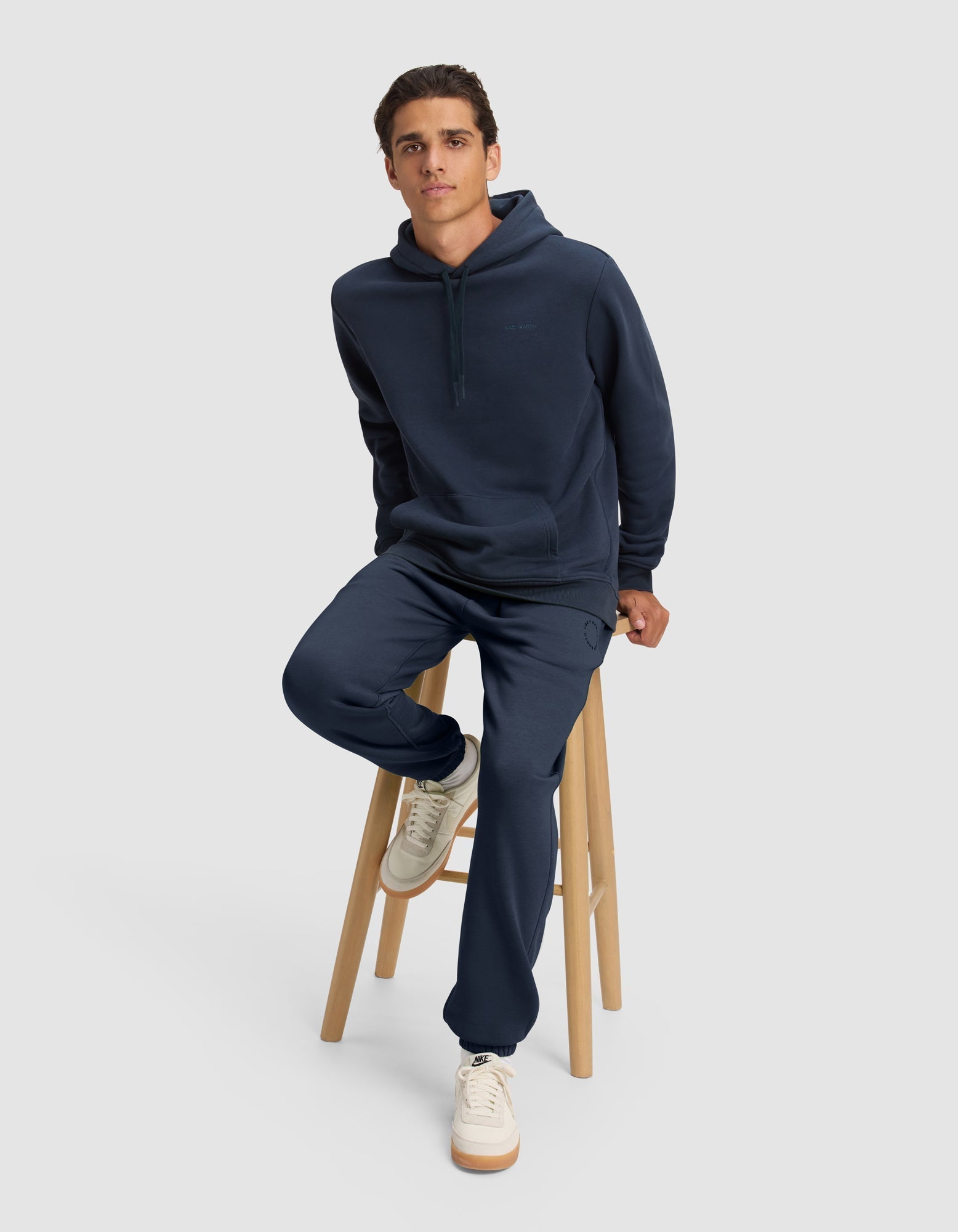 Sweat à Capuche Homme Cityscape 2.0 Cozy Earth – Douceur Suprême et Style Moderne