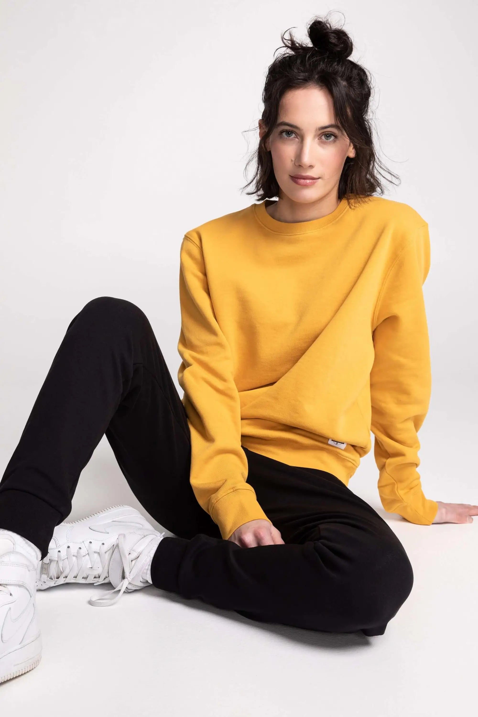 Chandail Unisexe Coton Ouaté Doux Col Rond Uni Confort Optimal Style Intemporel Sans Logo