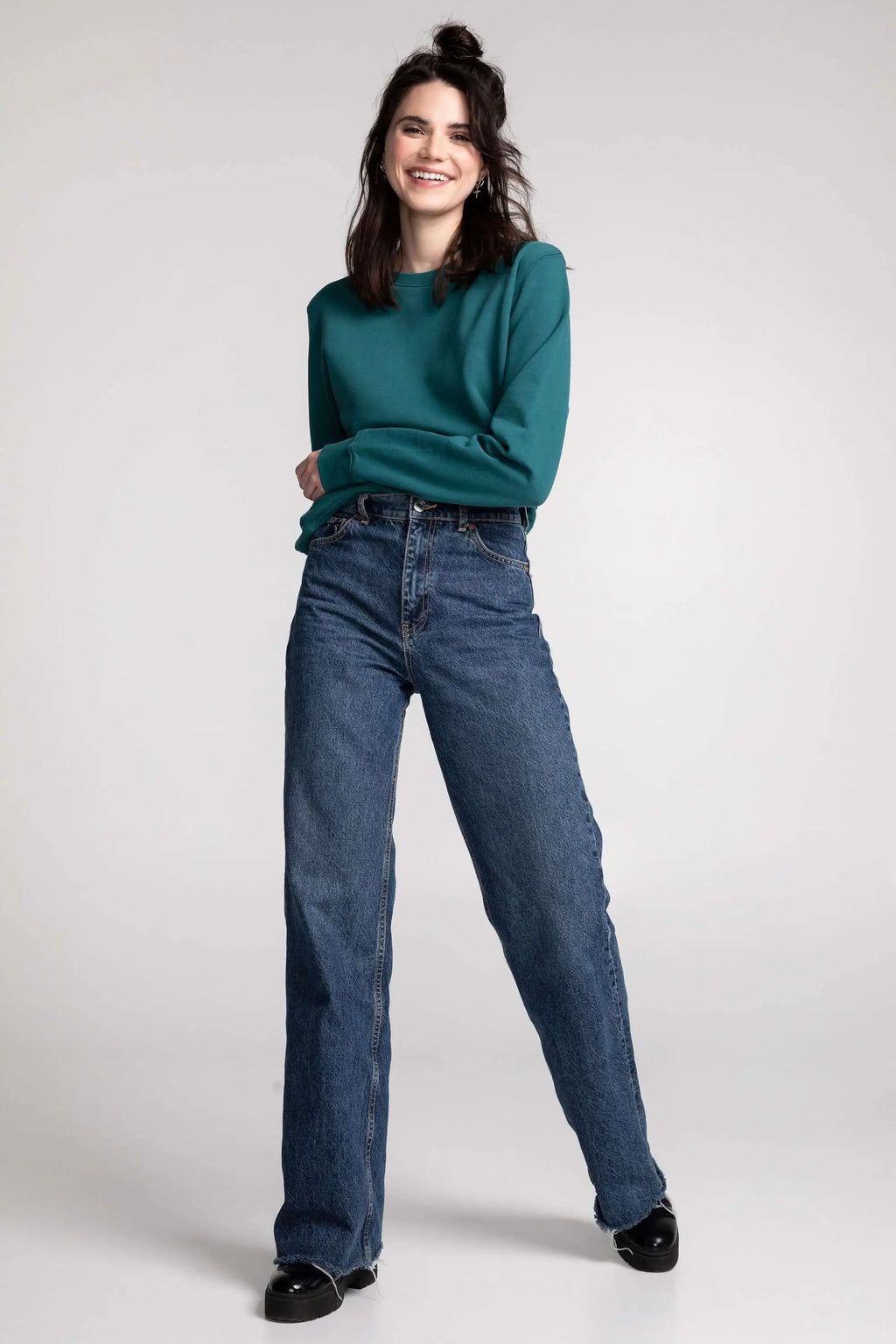 Chandail Unisexe Coton Ouaté Doux Col Rond Uni Confort Optimal Style Intemporel Sans Logo