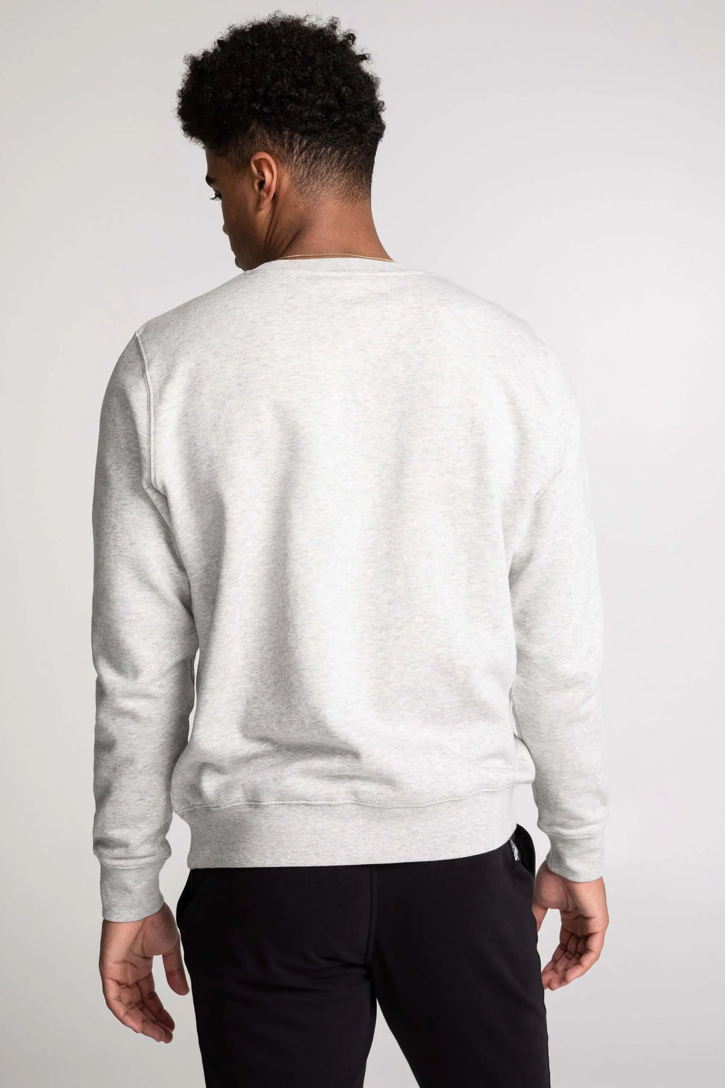 Chandail Unisexe Coton Ouaté Doux Col Rond Uni Confort Optimal Style Intemporel Sans Logo