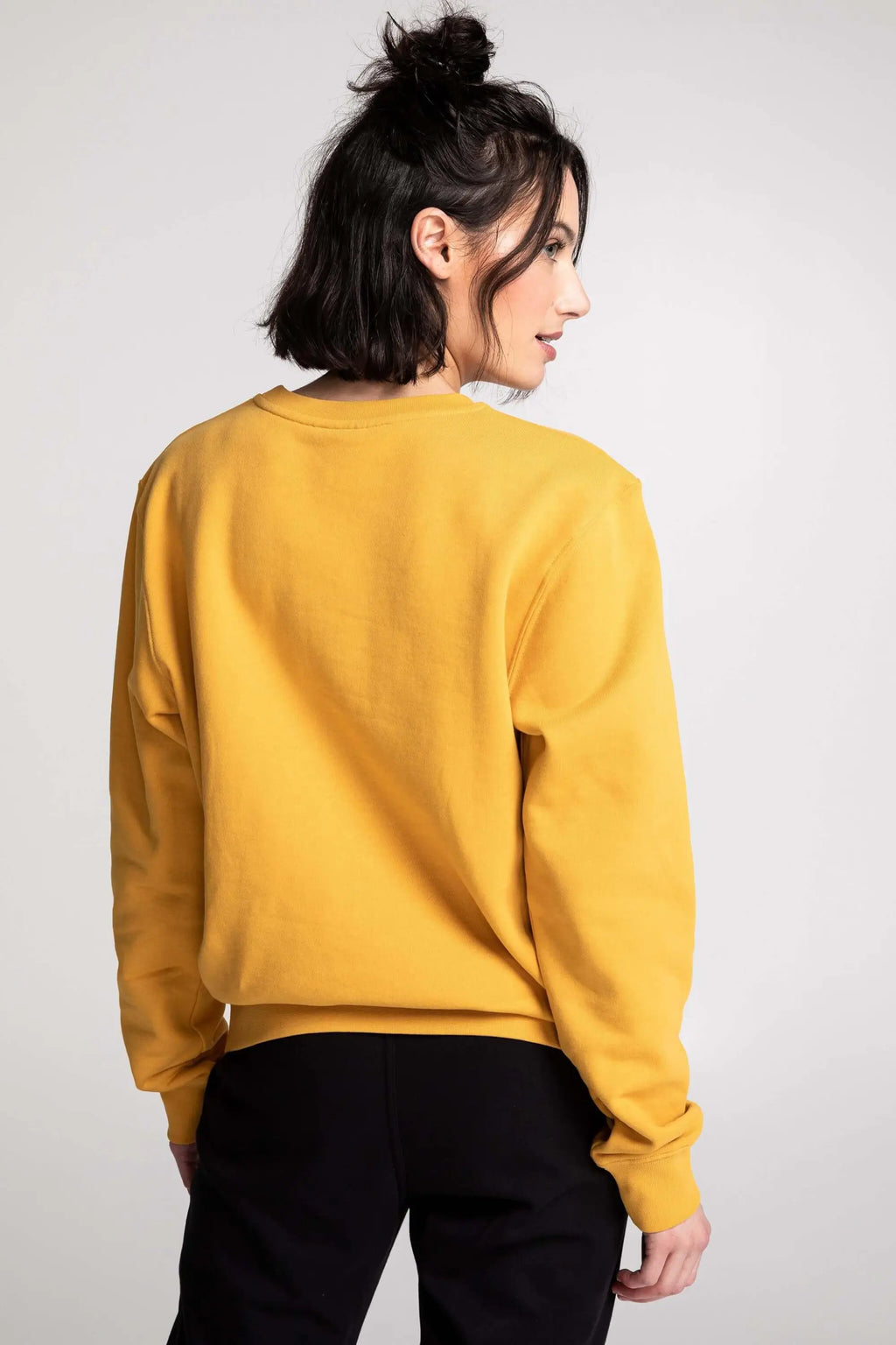 Chandail Unisexe Coton Ouaté Doux Col Rond Uni Confort Optimal Style Intemporel Sans Logo