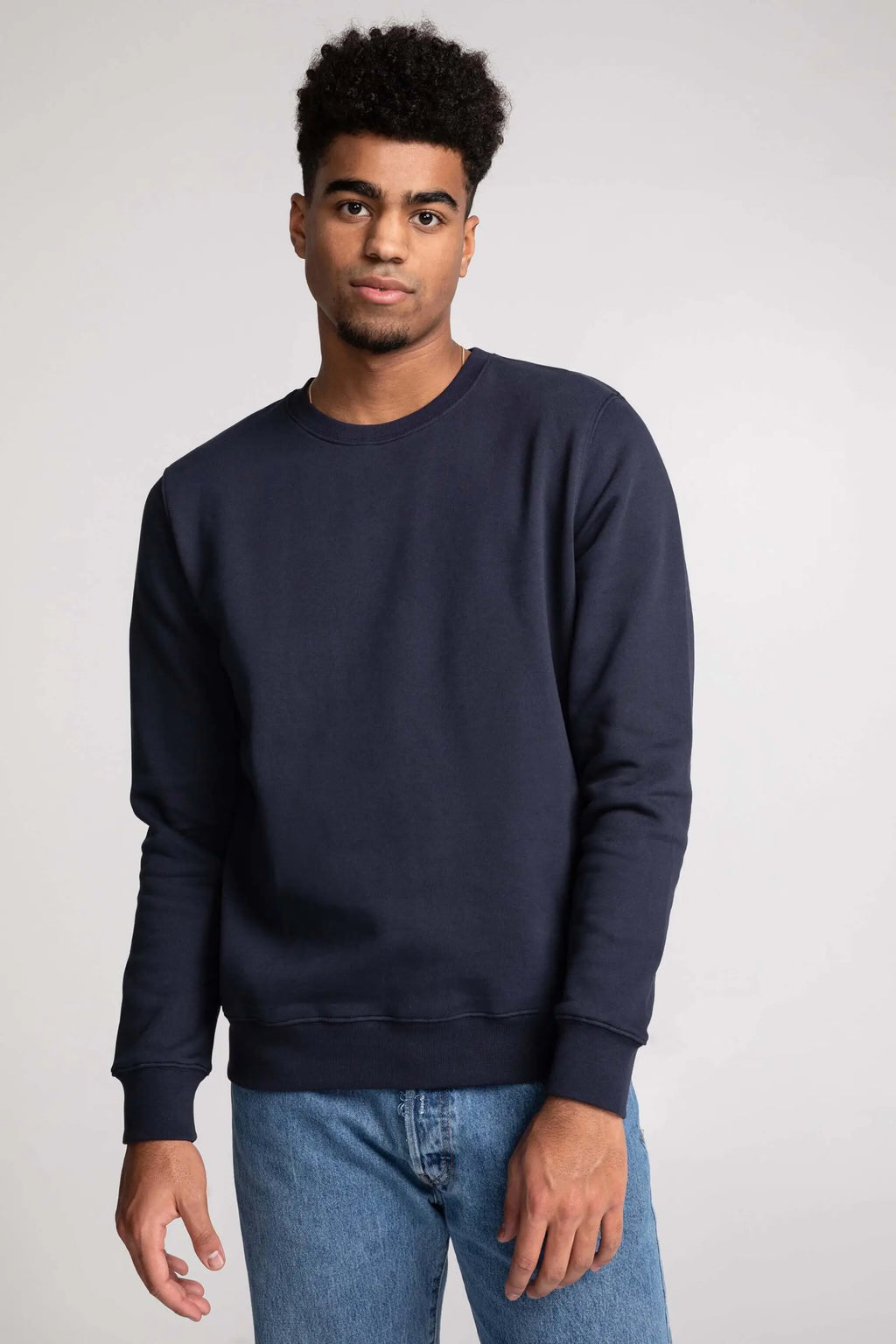 Chandail Unisexe Coton Ouaté Doux Col Rond Uni Confort Optimal Style Intemporel Sans Logo