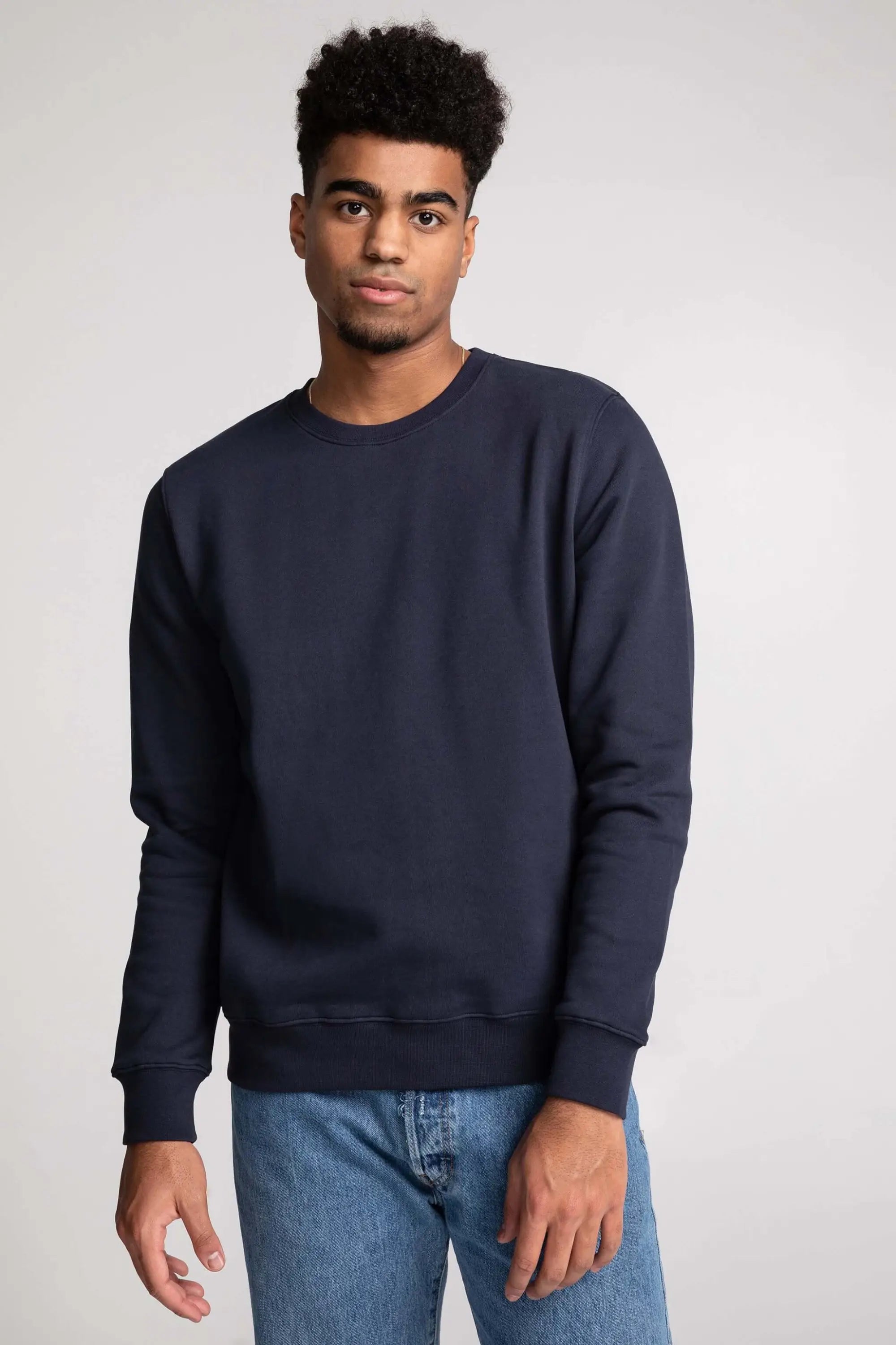 Chandail Unisexe Coton Ouaté Doux Col Rond Uni Confort Optimal Style Intemporel Sans Logo