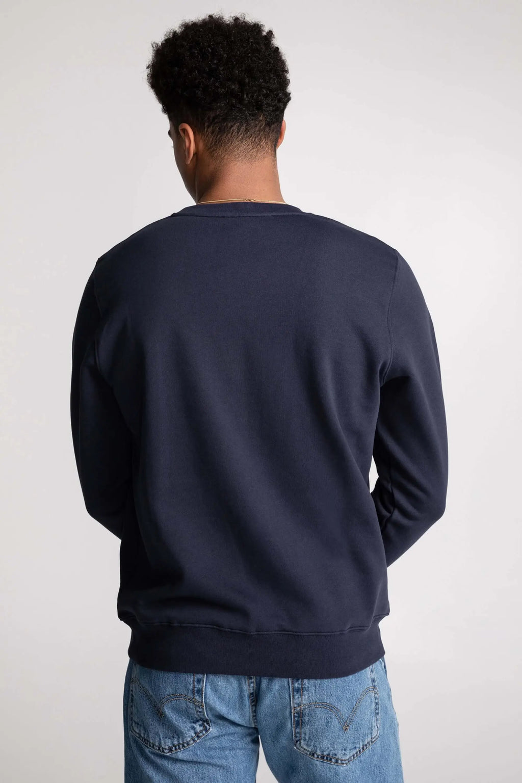 Chandail Unisexe Coton Ouaté Doux Col Rond Uni Confort Optimal Style Intemporel Sans Logo