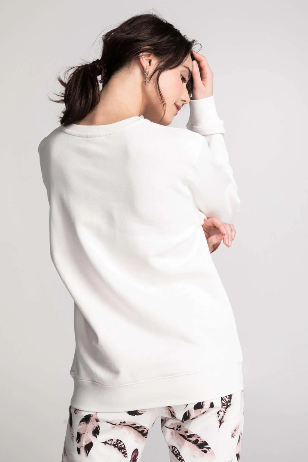 Chandail Unisexe Coton Ouaté Doux Col Rond Uni Confort Optimal Style Intemporel Sans Logo