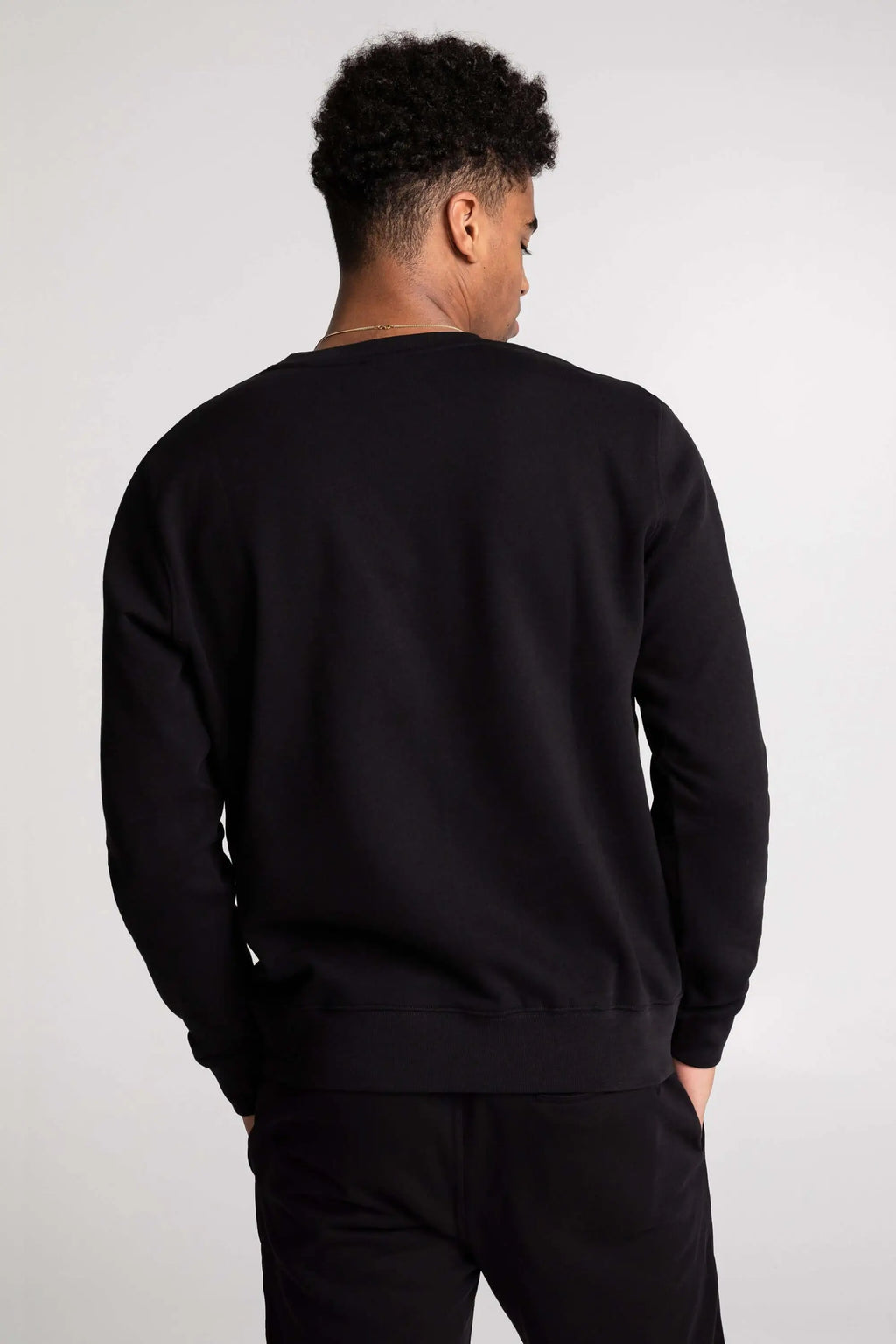 Chandail Unisexe Coton Ouaté Doux Col Rond Uni Confort Optimal Style Intemporel Sans Logo