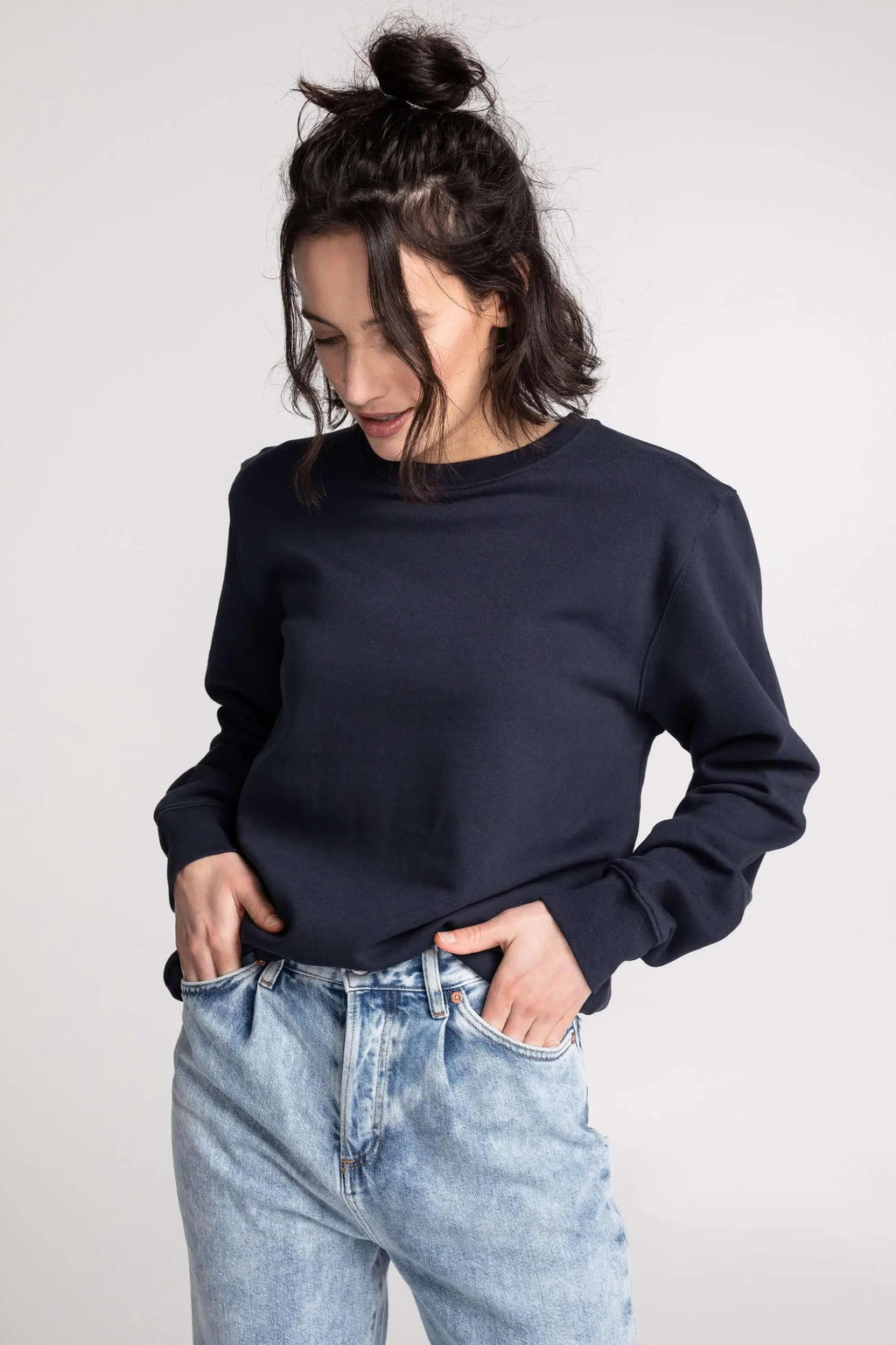 Chandail Unisexe Coton Ouaté Doux Col Rond Uni Confort Optimal Style Intemporel Sans Logo