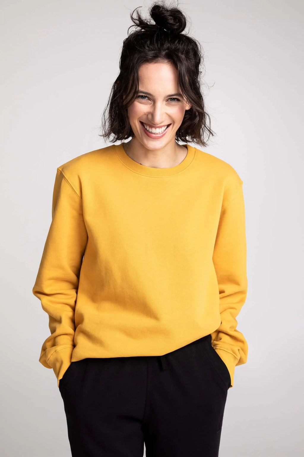 Chandail Unisexe Coton Ouaté Doux Col Rond Uni Confort Optimal Style Intemporel Sans Logo